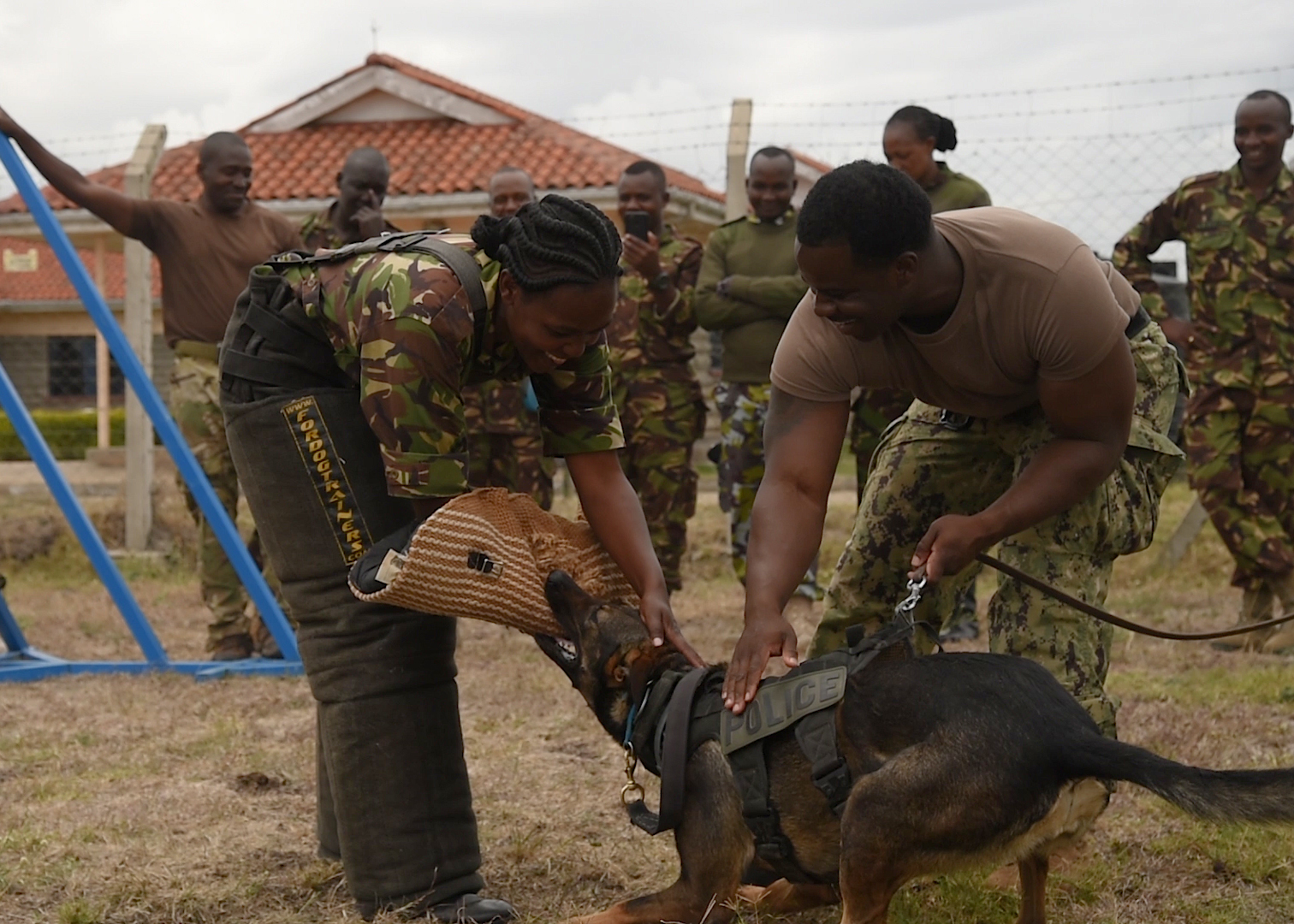 Kenya Defence Forces, U.S. canine handlers exchange knowledge